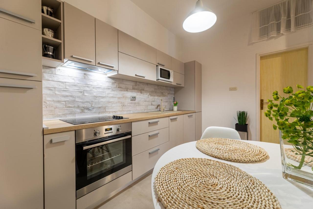 Apartments Frgacic Baška Exteriör bild
