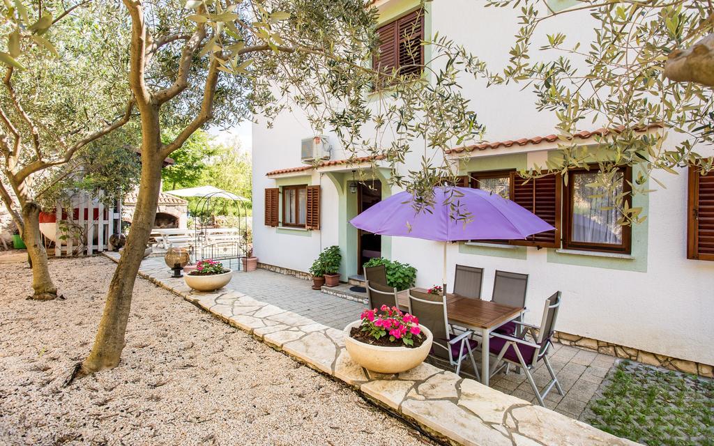 Apartments Frgacic Baška Exteriör bild