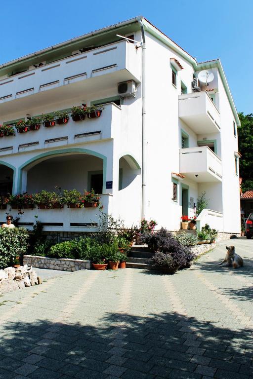 Apartments Frgacic Baška Exteriör bild