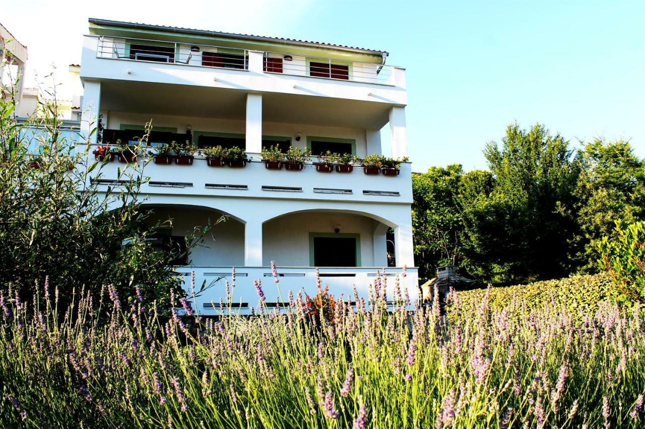 Apartments Frgacic Baška Exteriör bild