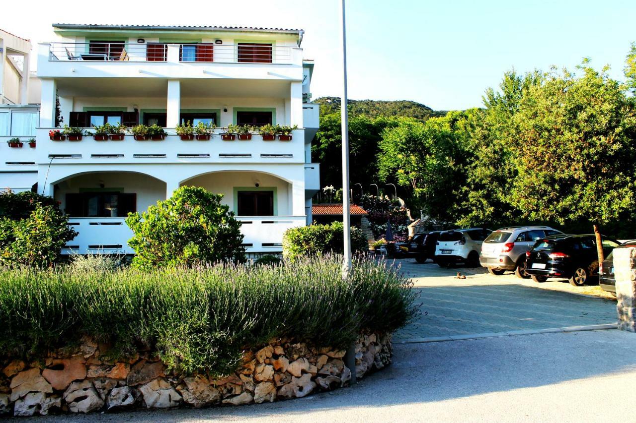 Apartments Frgacic Baška Exteriör bild