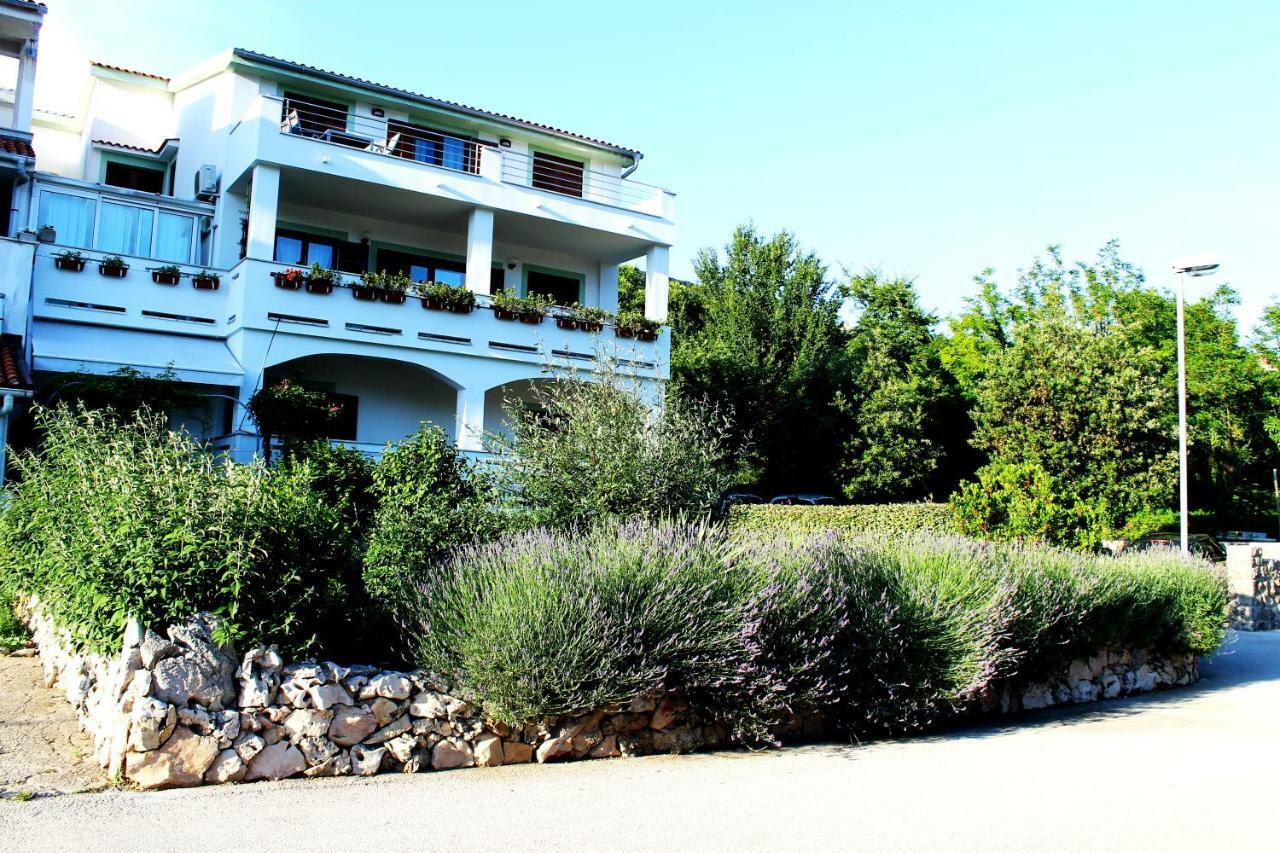 Apartments Frgacic Baška Exteriör bild