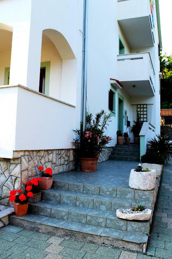 Apartments Frgacic Baška Exteriör bild