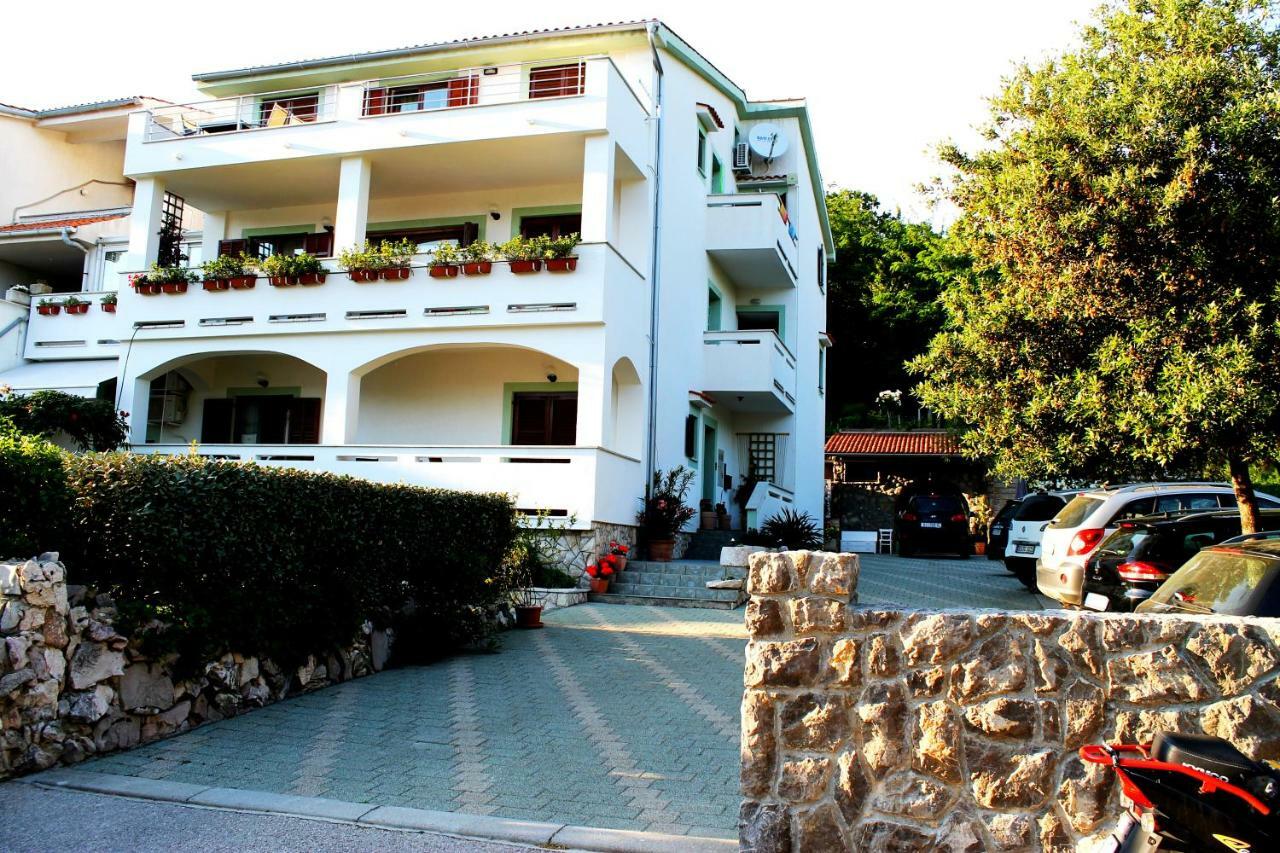Apartments Frgacic Baška Exteriör bild