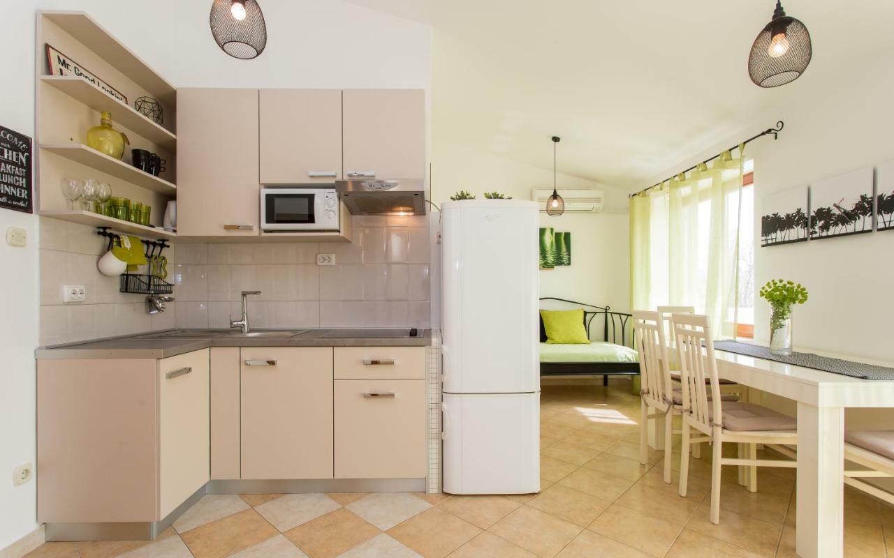 Apartments Frgacic Baška Exteriör bild